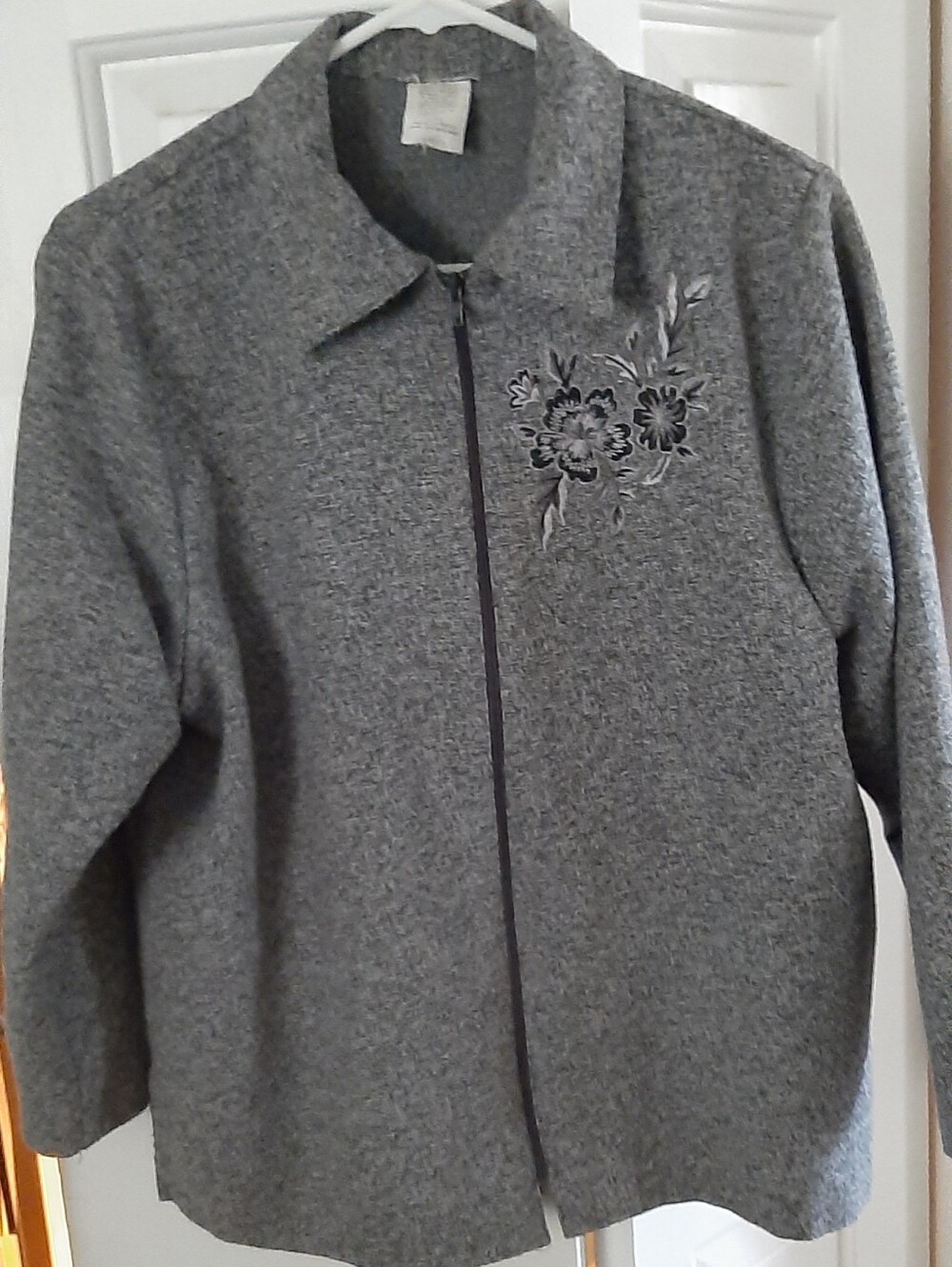 Grey Tweed Zip Cardigan/Jacket With Embroidered Flowers Design * Size M-Petite